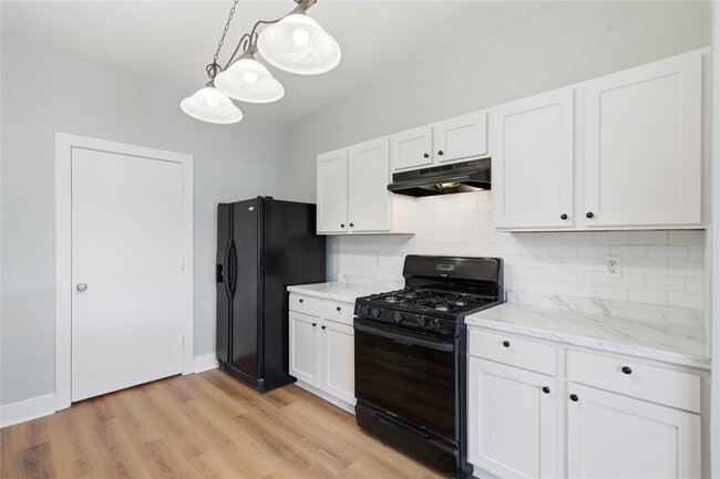 Building Photo - 1613 Palcio Real Dr