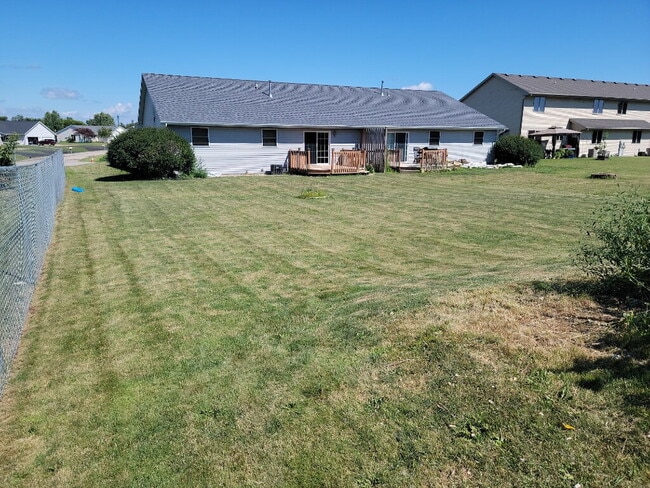Building Photo - "Spacious 3-Bedroom Side by Side Duplex in...