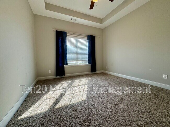 Building Photo - 16 Vineyard Dr