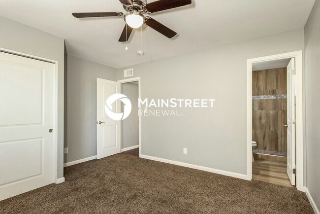 Building Photo - 3 Bedroom Pet-Friendly Home in Phoenix, AZ with Main Street Renewal