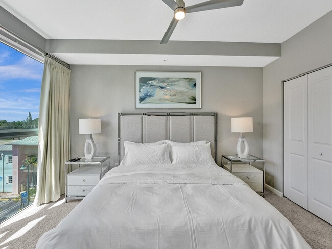 Building Photo - 225 NE 1st St