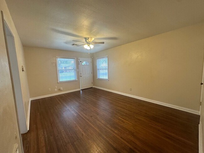 Building Photo - 332 Babb Dr
