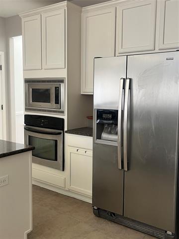 Building Photo - 5818 Country View Ln