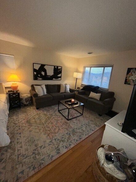 Living Room - 810 Ellison Ave