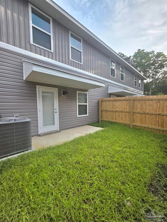Building Photo - 1306 Leeway Dr