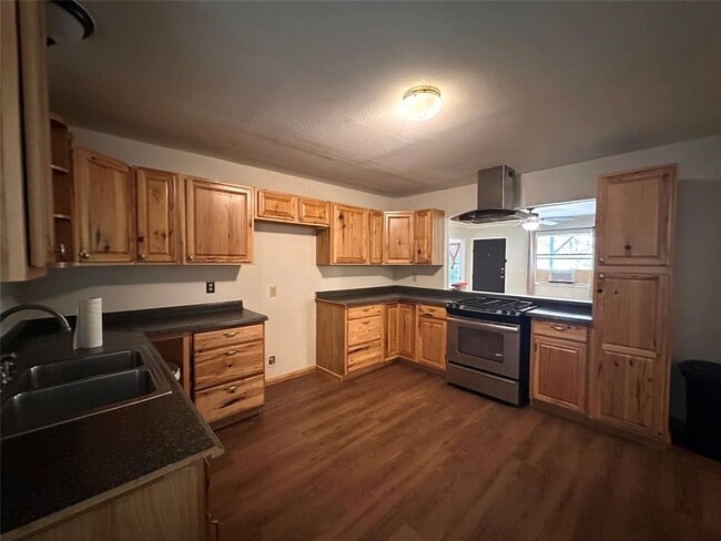 Building Photo - 400 Sun Bonnet Dr