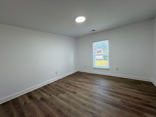 Building Photo - 1278 Chulio Rd SE