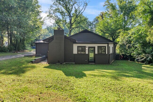 Building Photo - 2874 Grand Ave SW