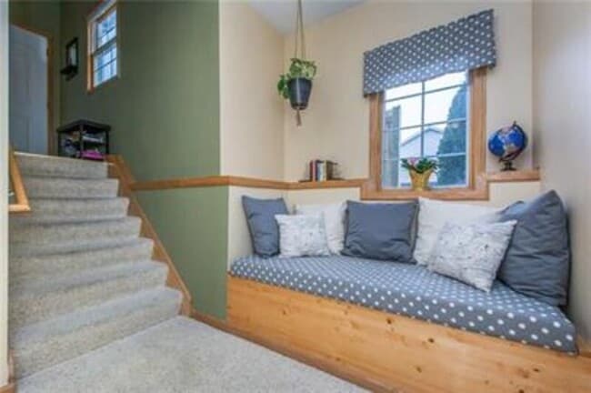 Building Photo - 523 E 4th St