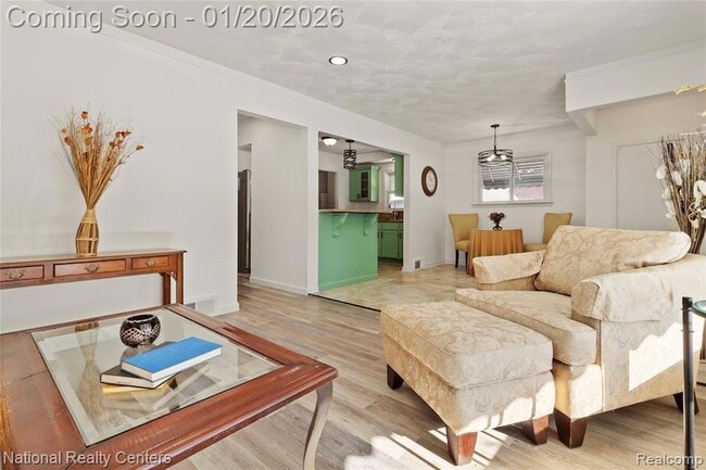 Building Photo - 29942 Avondale St