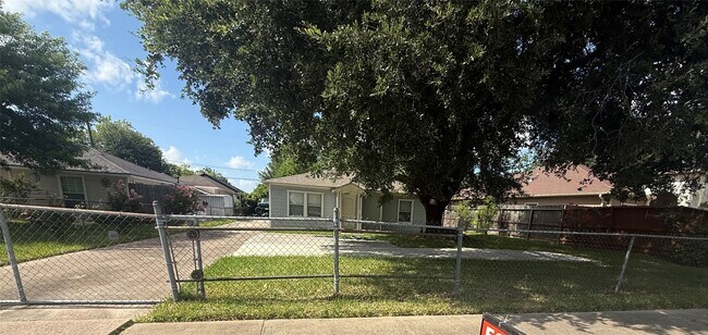 Building Photo - 1321 Taylor Ave