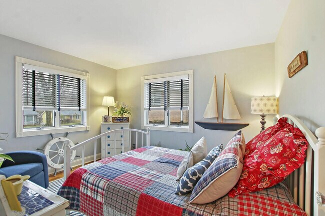 Building Photo - 642 Agaming Rd