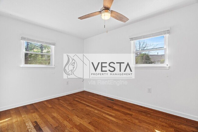 Building Photo - 6 Dogwood Ct