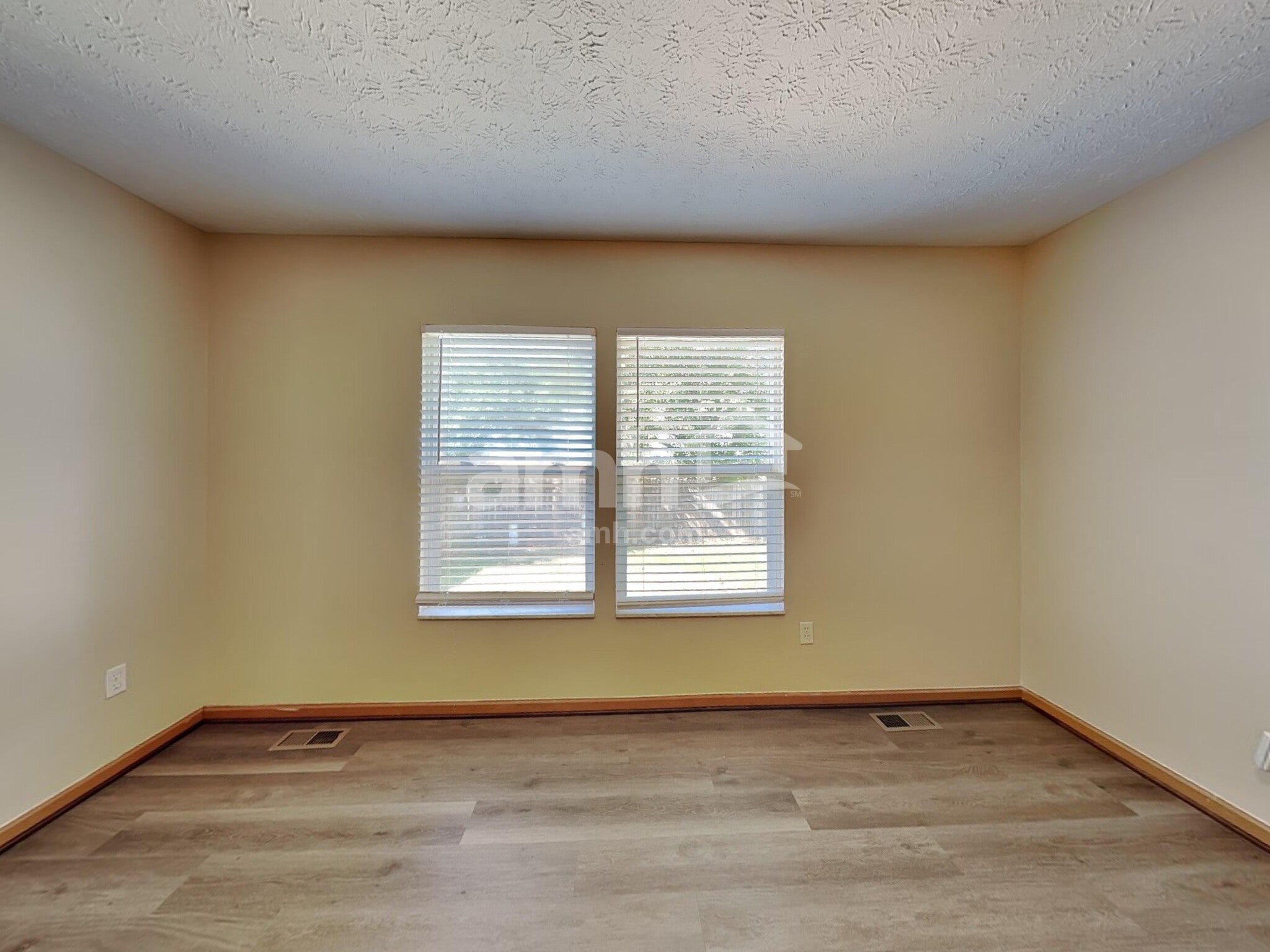 Building Photo - 3939 Eastrise Dr