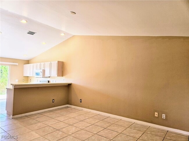 Building Photo - 126 Ivan Ave S