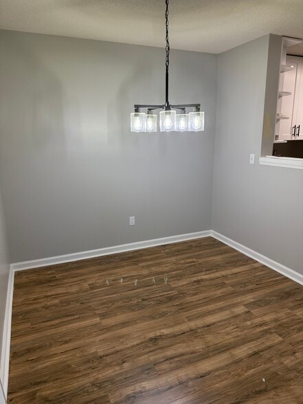 Kitchenette - 100 Kensington Blvd