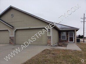 Building Photo - Spacious Edgerton Duplex-Available in APRIL!!