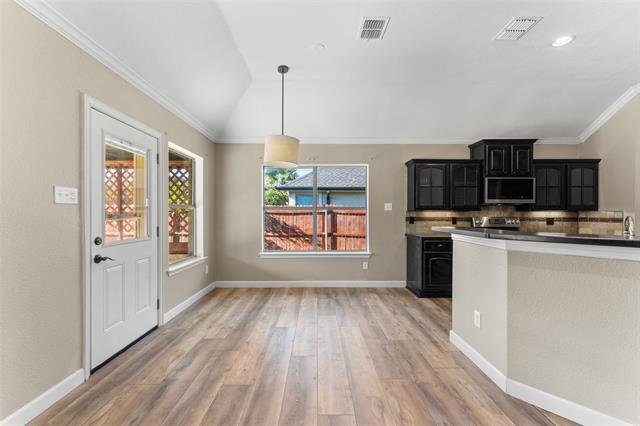 Building Photo - 132 Birdsong Ln