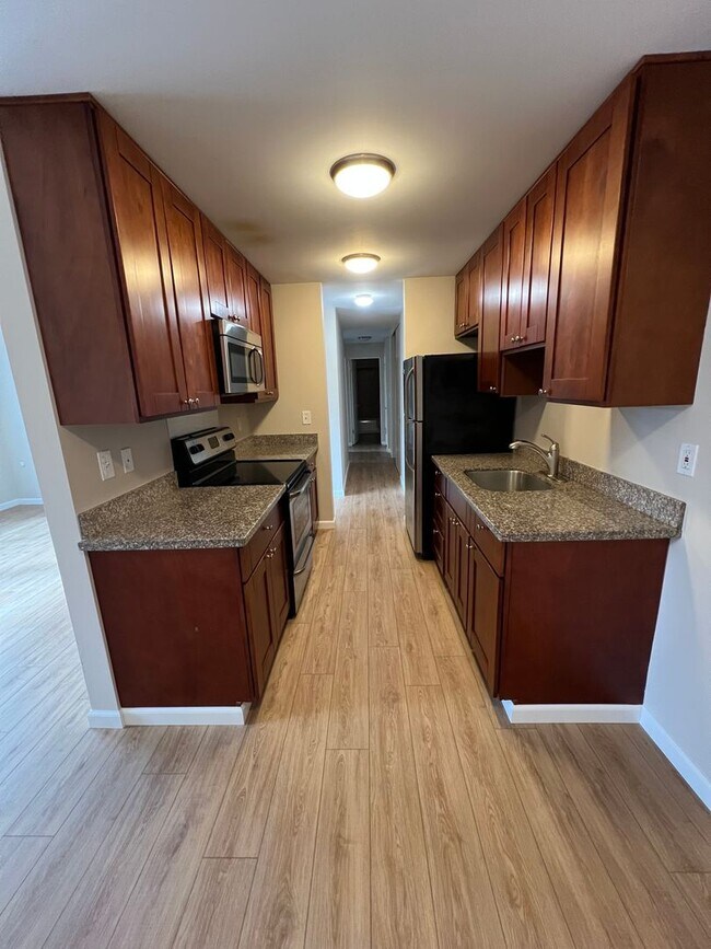 Building Photo - Secure Entry Downtown Living in the Heart of Everett