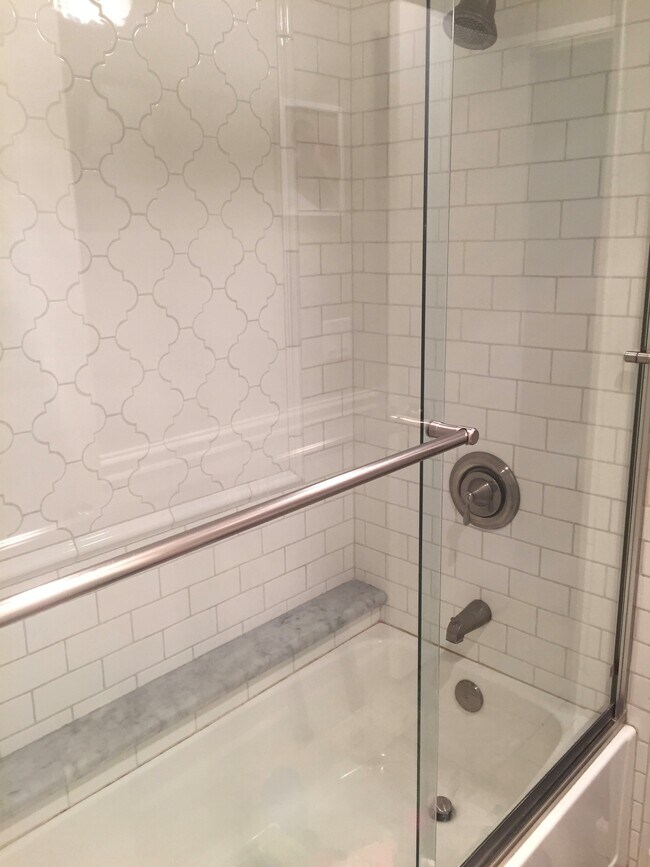 Building Photo - 2384 Pleasant Way