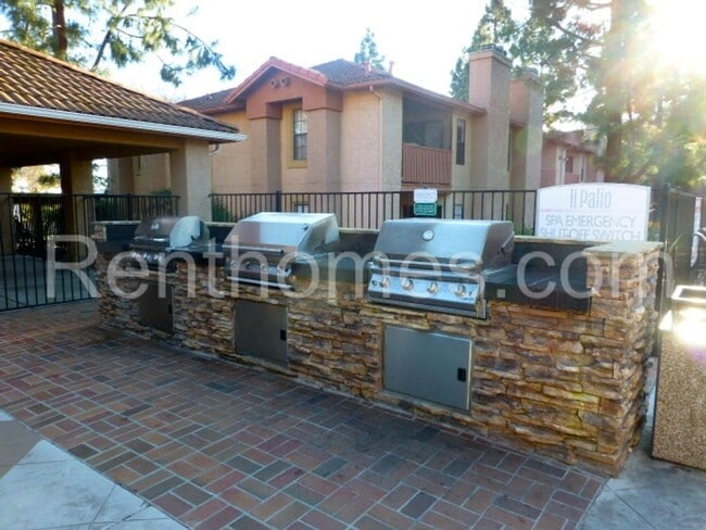 Building Photo - 12051 Alta Carmel Ct