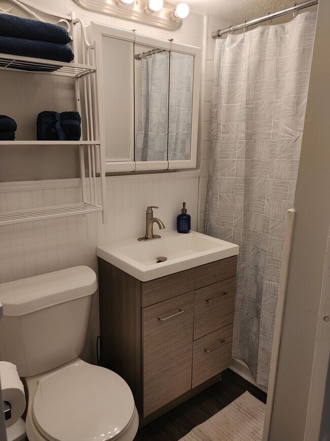 Building Photo - 2317 Broad St