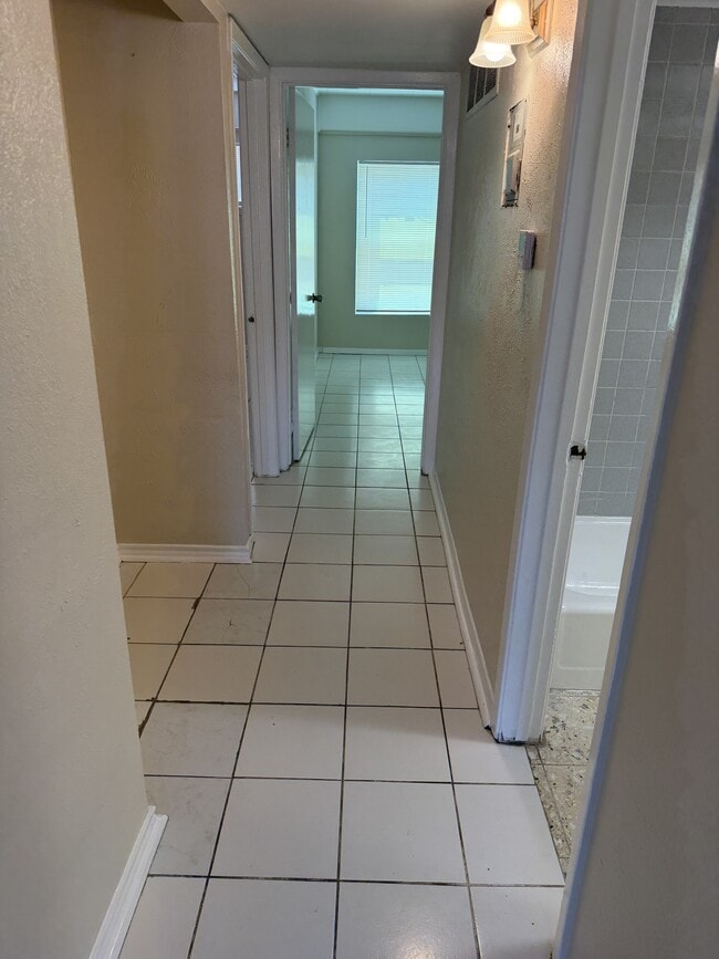 Building Photo - 4549 Gollihar Rd