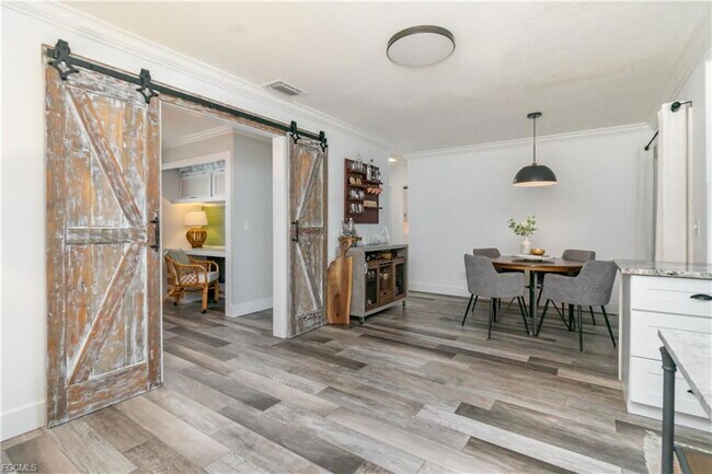 Building Photo - 1320 Lake Shore Dr