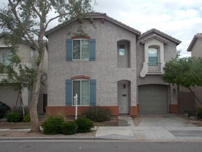 Building Photo - Recently Remodeled 3 bed/2.5 Bath