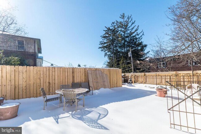 Building Photo - 7738 Ardleigh St