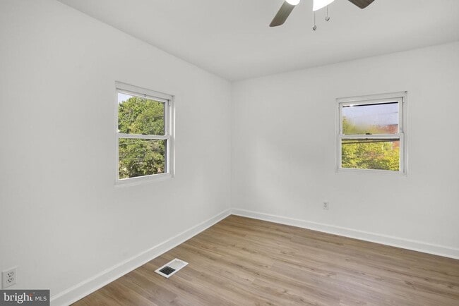 Building Photo - 138 Maryland Park Dr