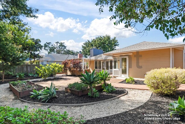 Building Photo - 119 Arroyo Dr