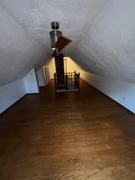 Building Photo - 1017 Heidelberg Rd