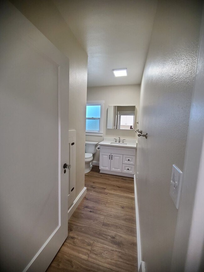 Building Photo - Action Properties R.E.S. Inc offering Central Roseville 2 Bed, 1bath  Carport Parking, Large yard...
