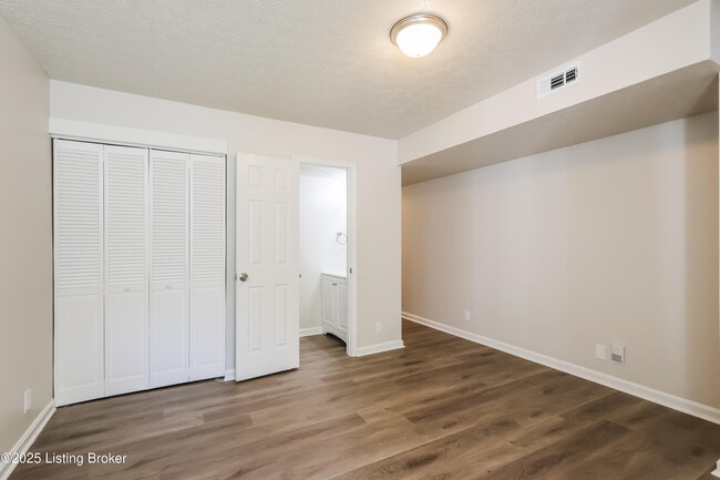 Building Photo - 2331 Garland Ave