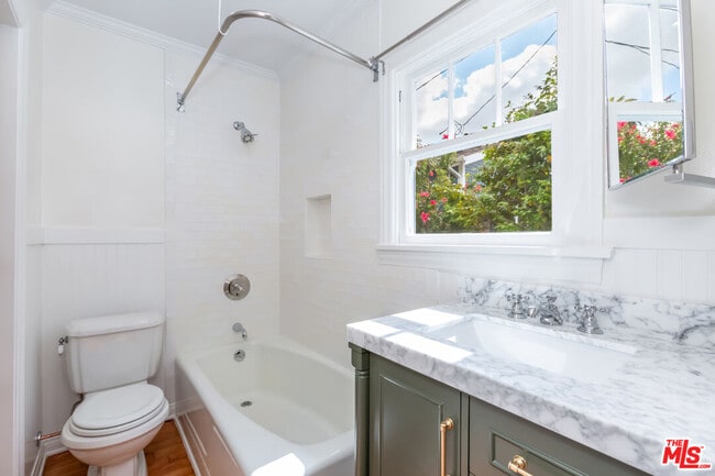 Building Photo - 9980 Braddock Dr