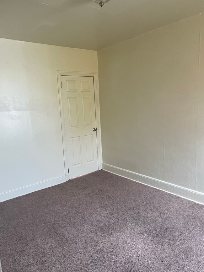 Building Photo - Beautiful and affordable