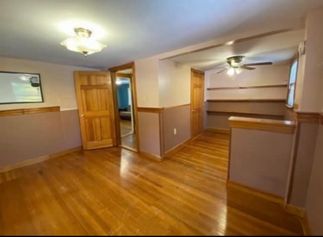 Building Photo - 74 Oak St