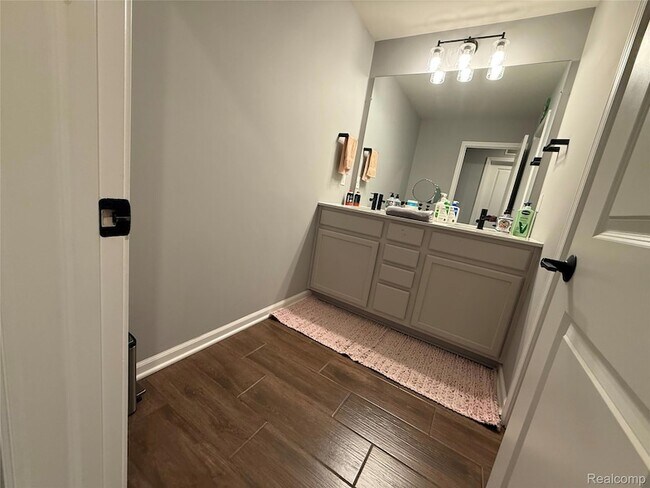 Building Photo - 4811 Broomfield Way