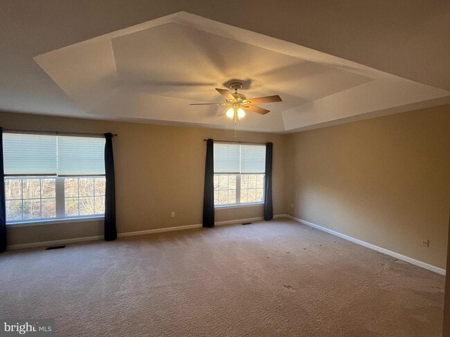 Building Photo - 233 Birchwood Dr