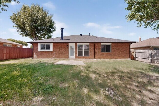 Building Photo - Gem In Flower Mound Waiting On You!!!
