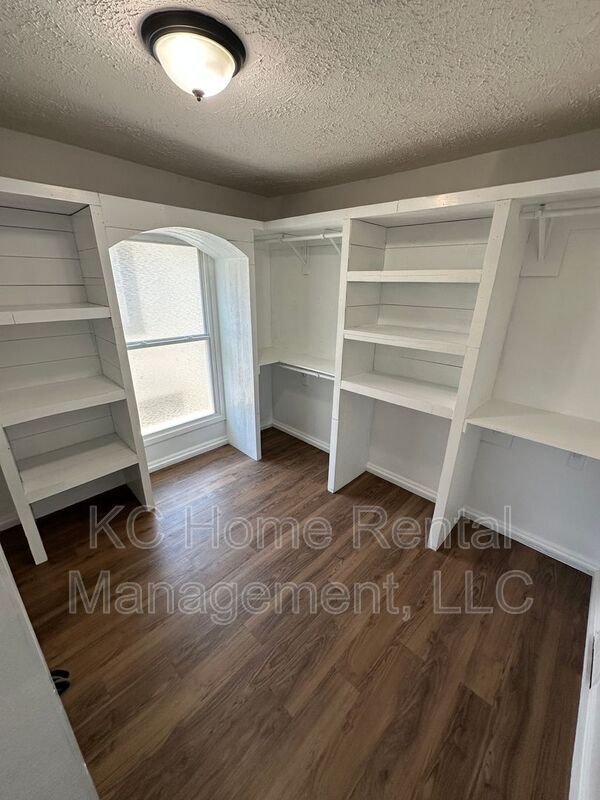 Building Photo - 2316 Spruce Ave