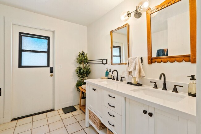 Building Photo - 3700 Las Pilitas Rd