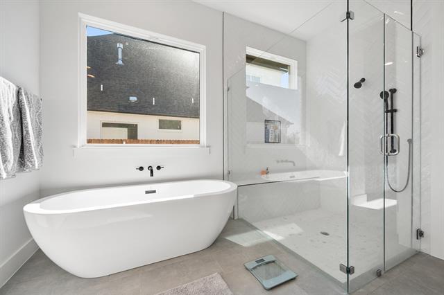 Building Photo - 5213 Havana Dr