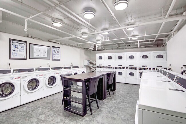 Building Photo - 1440 Veteran Ave