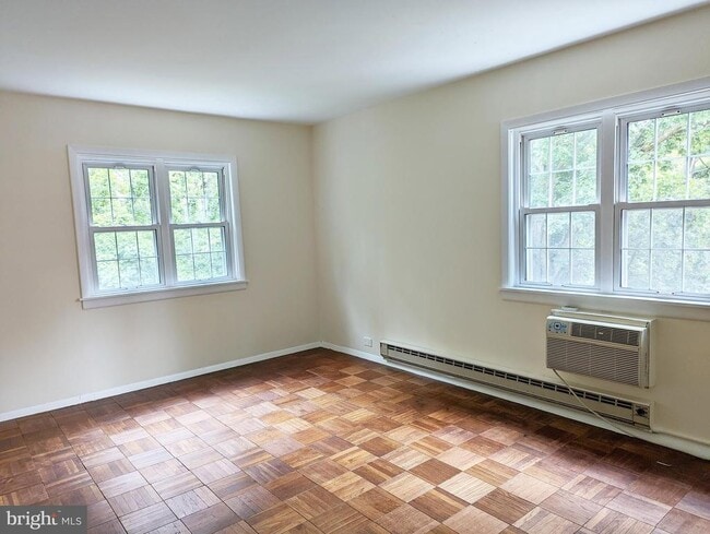 Building Photo - 1602 Ripon Pl