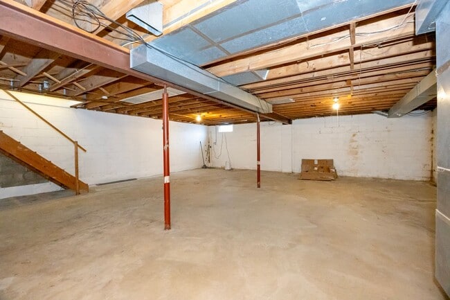 Building Photo - 1906 Cher Ct