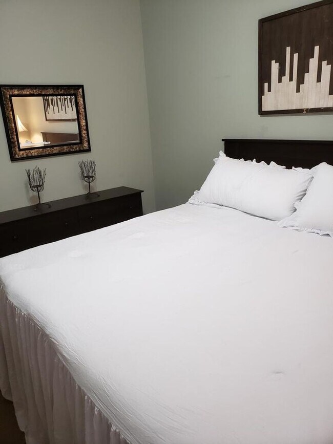 Building Photo - The Woodlands Subdivision/ Level Plains .... COMPLETELY FURNISHED WITH POOL!!!