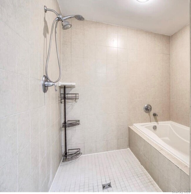 Building Photo - 1321 Round Pointe Dr