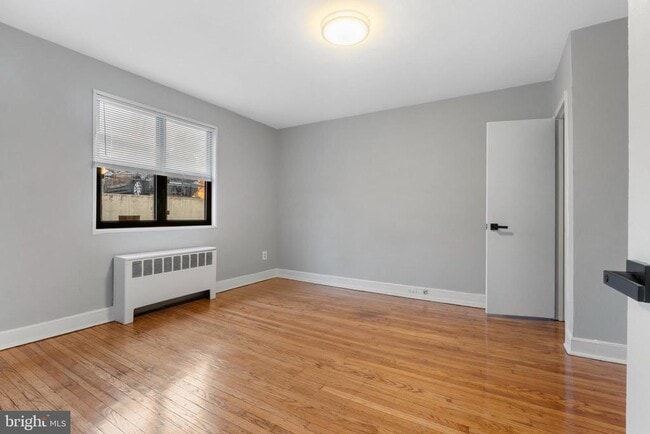 Building Photo - 131 Forest Ave